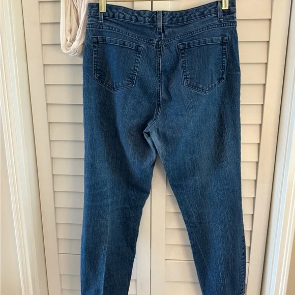 Jones New York Medium Blue Cropped Jeans - Picture 5 of 5